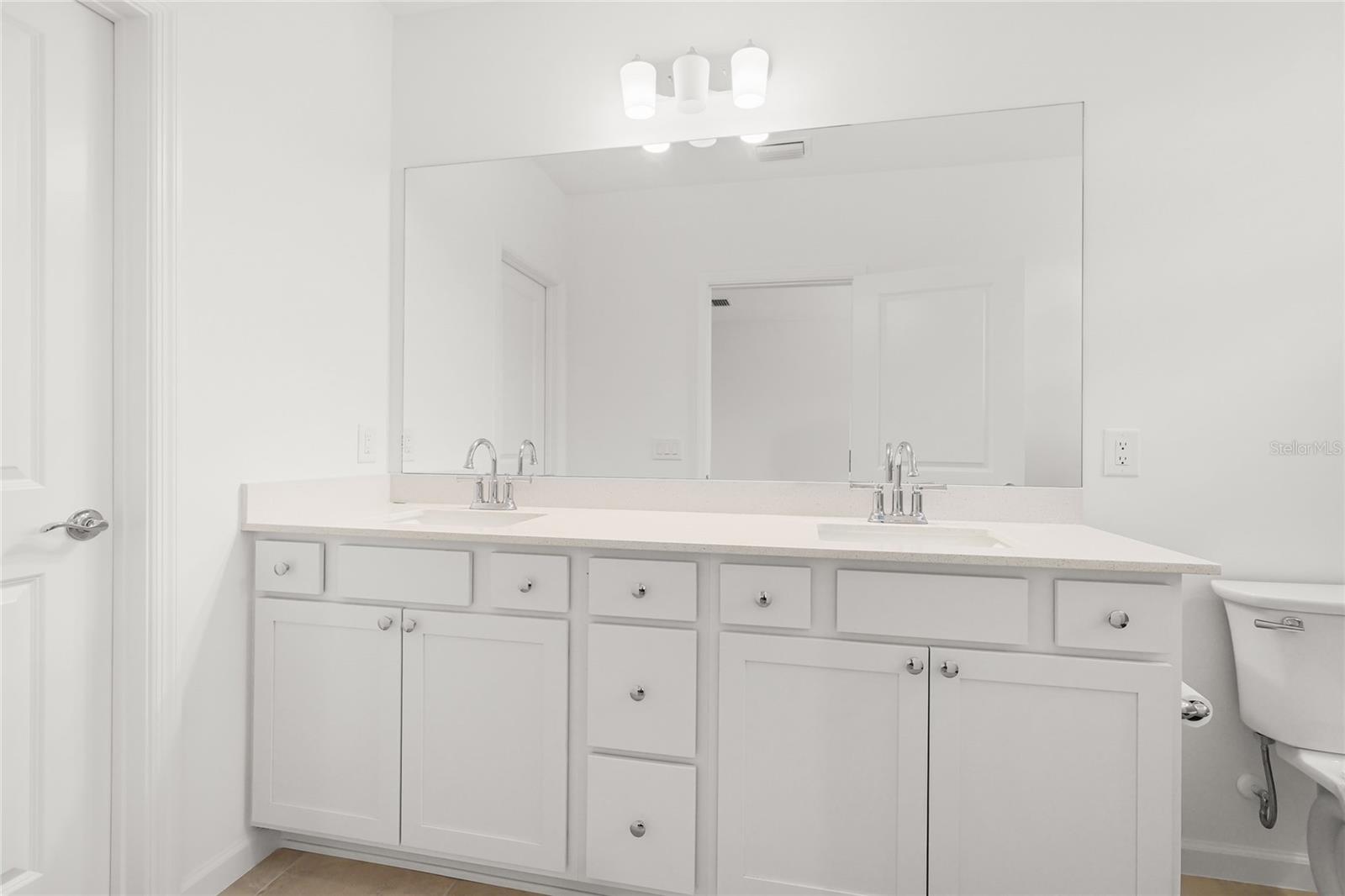 6587 SILVERSTAR DR — photo 14