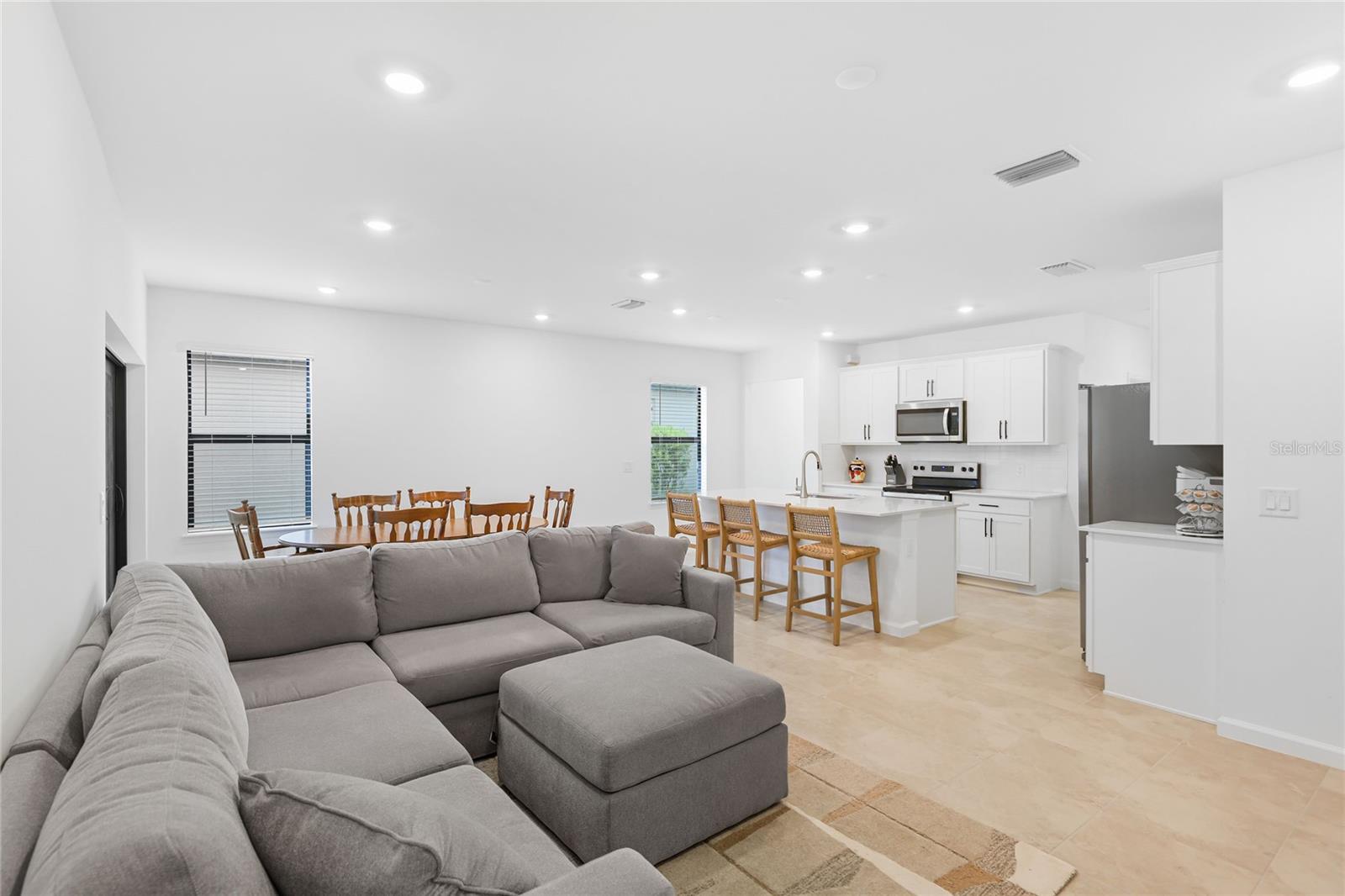 6587 SILVERSTAR DR — photo 10