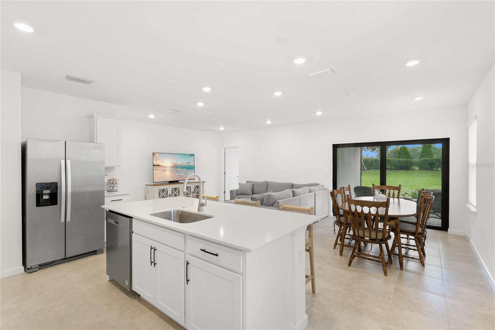 6587 SILVERSTAR DR — photo 3