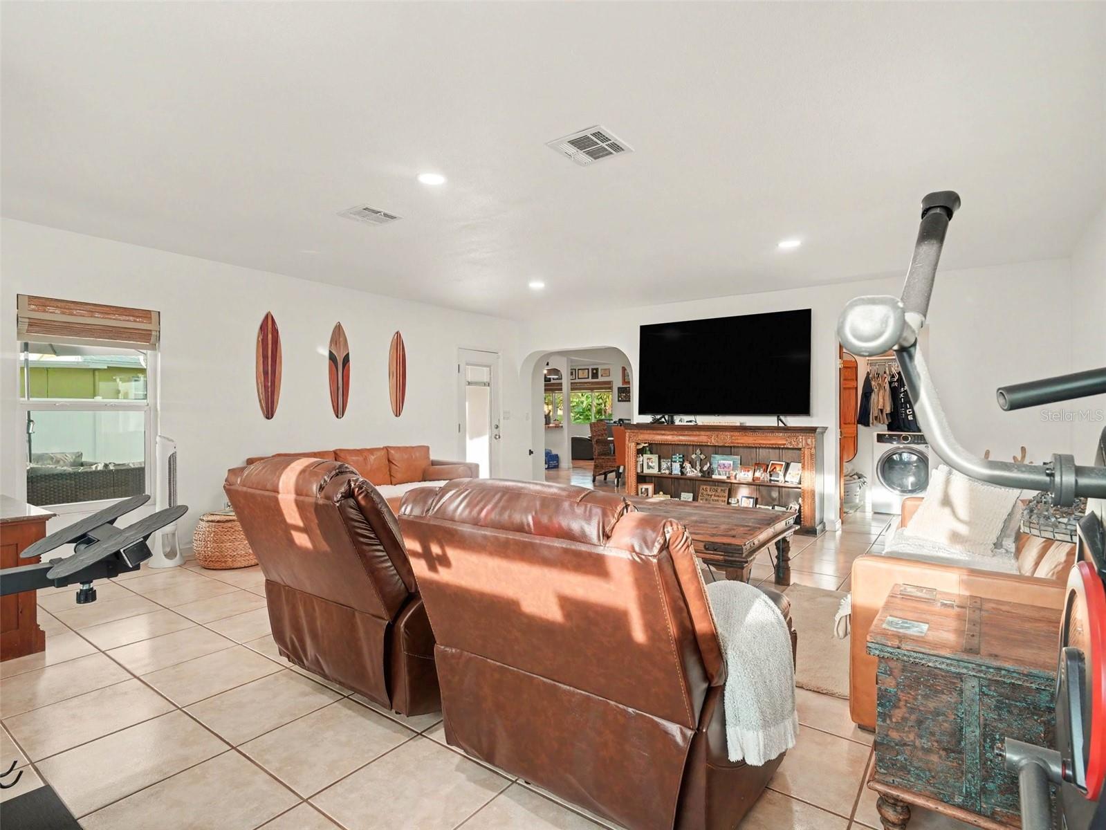 818 THE RIALTO — photo 14