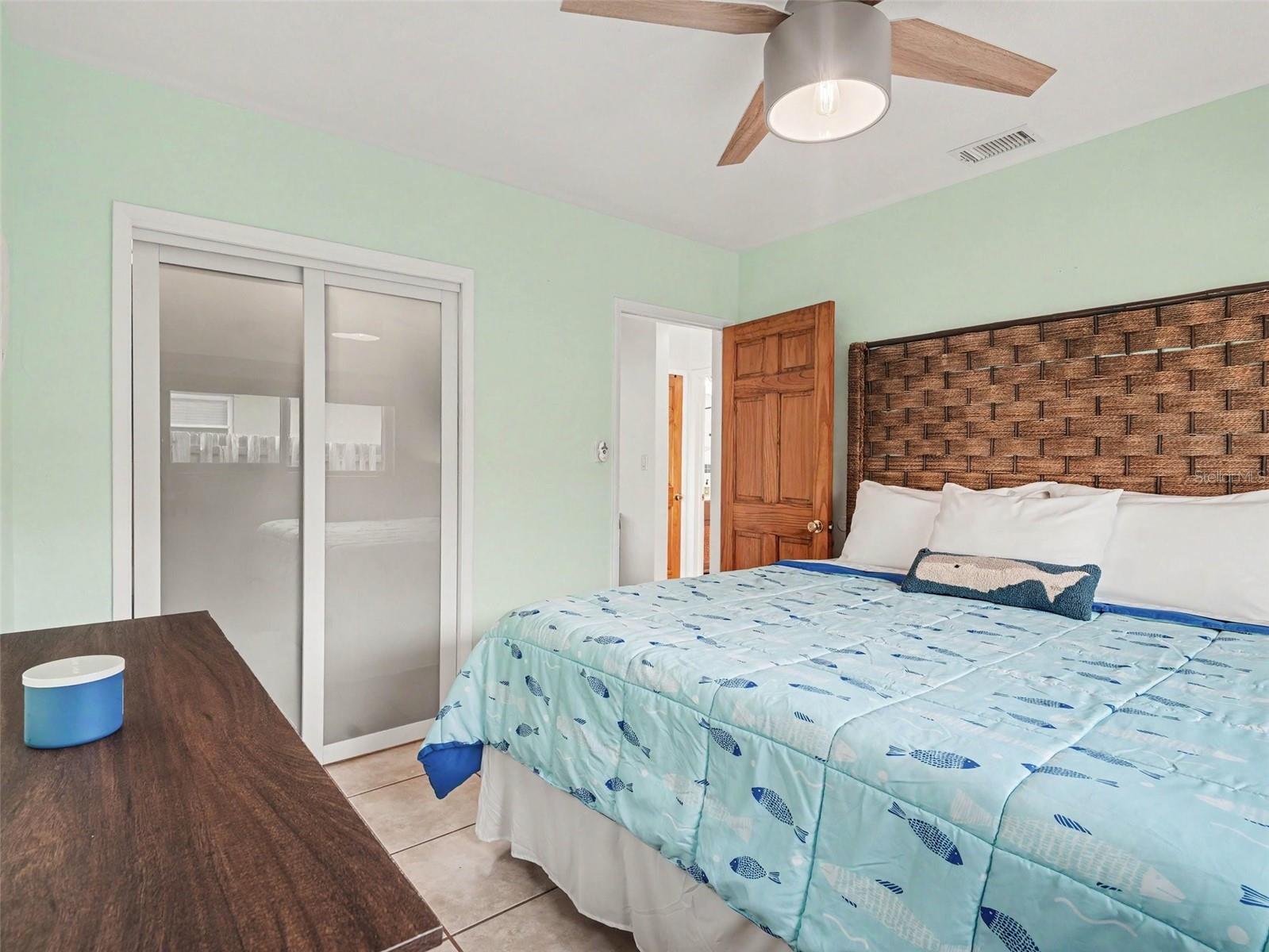 818 THE RIALTO — photo 24