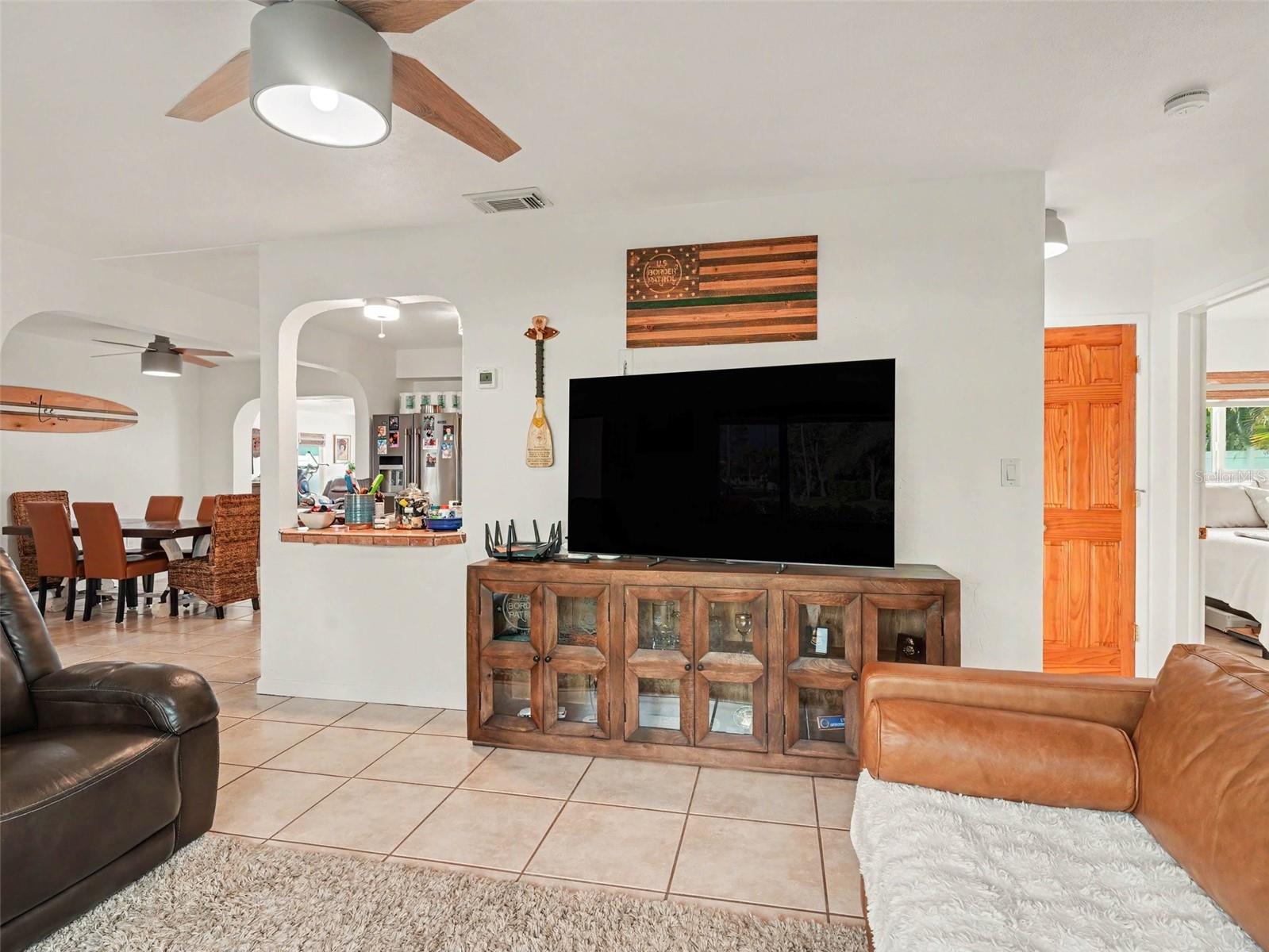 818 THE RIALTO — photo 18