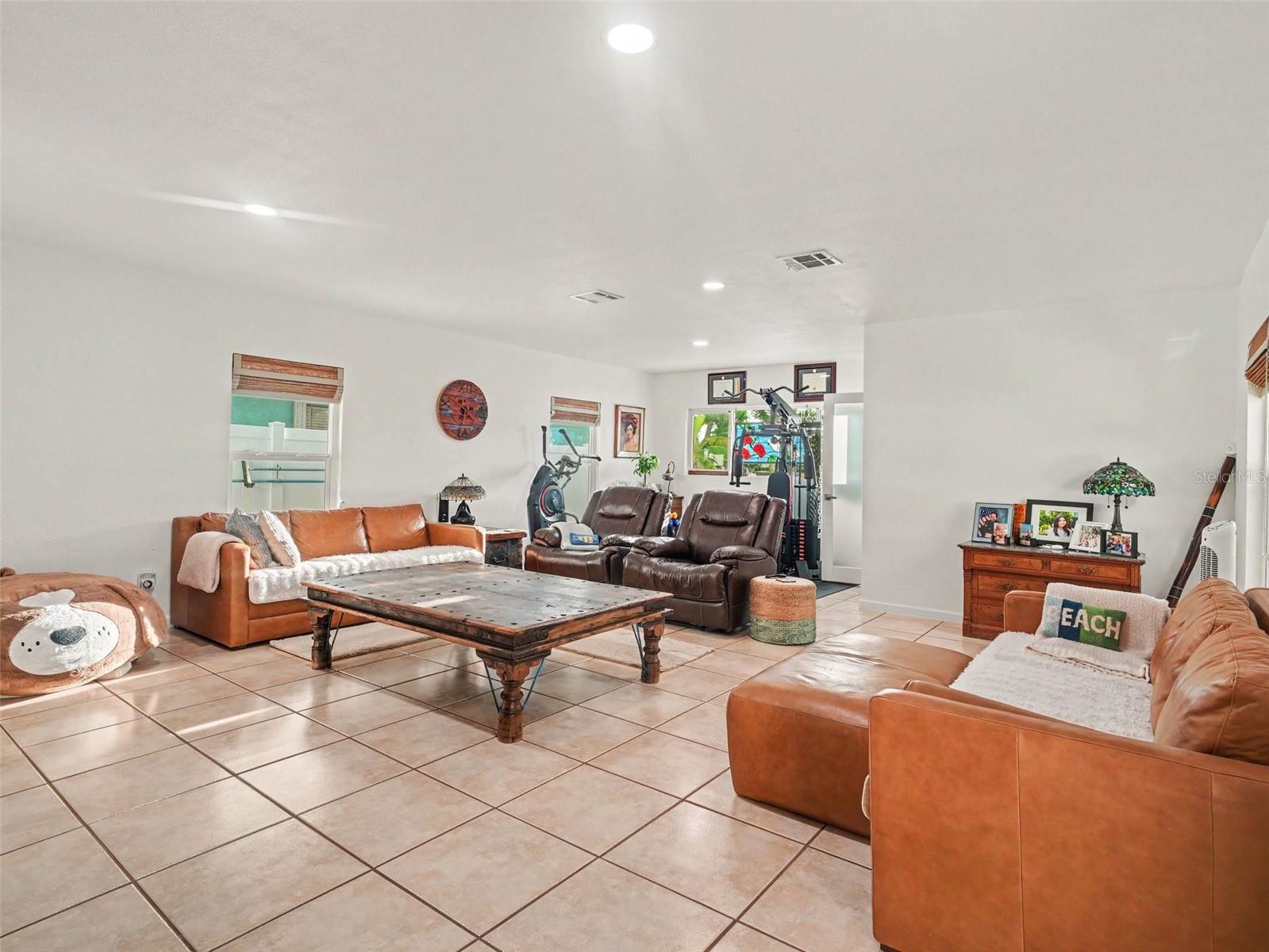 818 THE RIALTO — photo 15