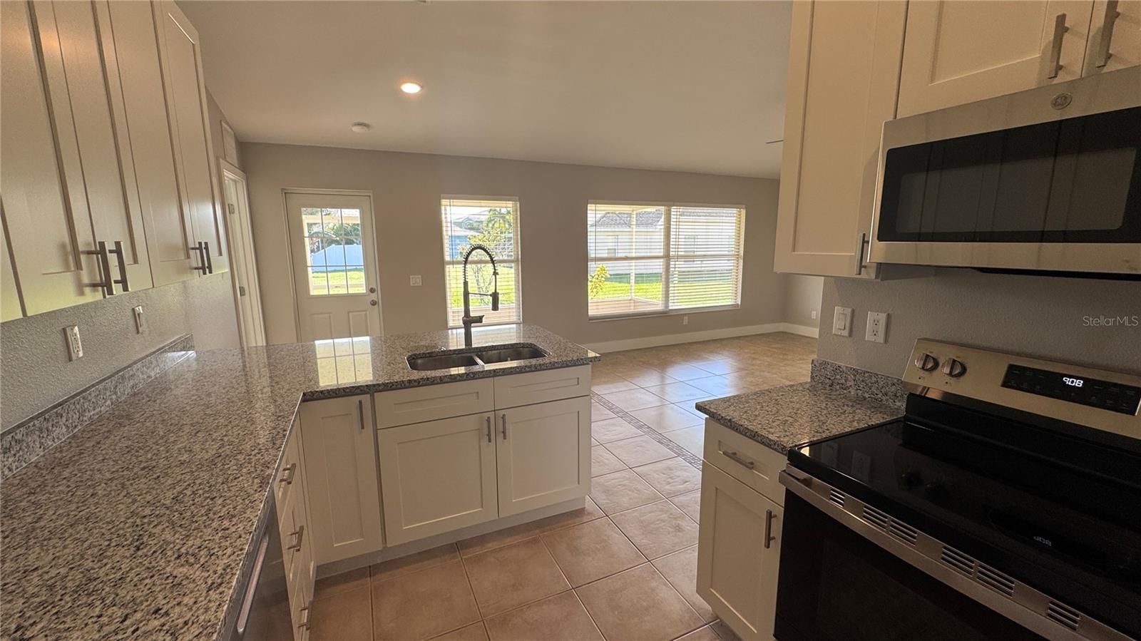 11728 SHIRBURN CIR — photo 11