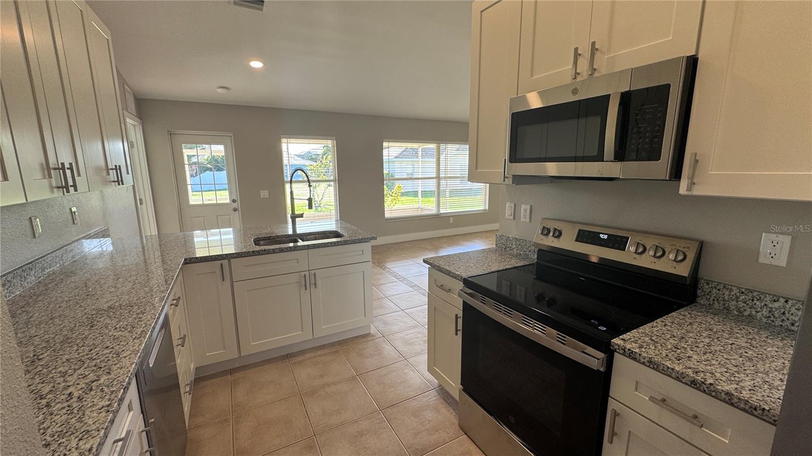 11728 SHIRBURN CIR — photo 12