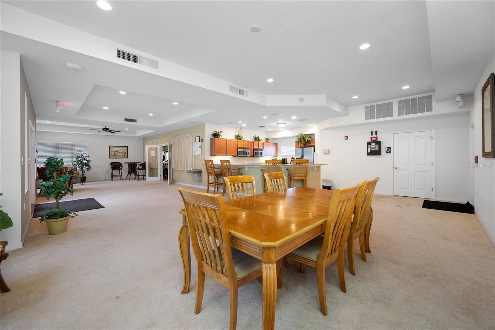 642 WELLS CT #402 — photo 38