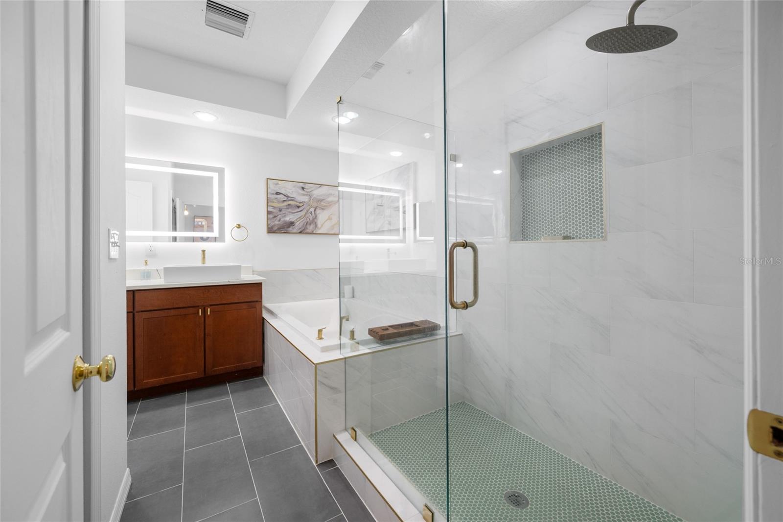 642 WELLS CT #402 — photo 24