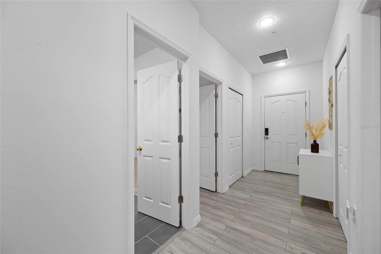642 WELLS CT #402 — photo 7