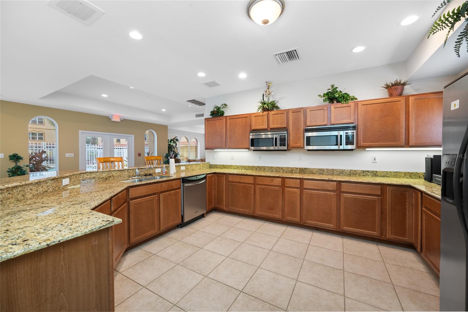 642 WELLS CT #402 — photo 39