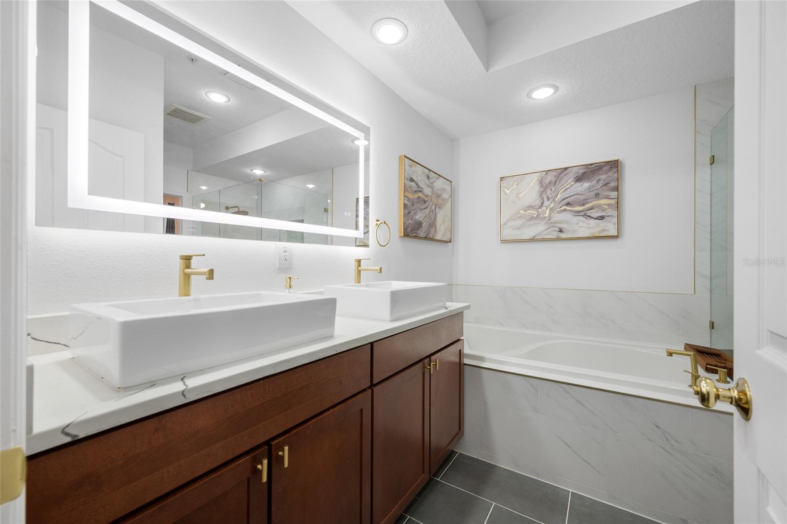 642 WELLS CT #402 — photo 26