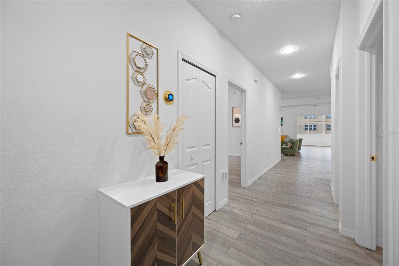 642 WELLS CT #402 — photo 8