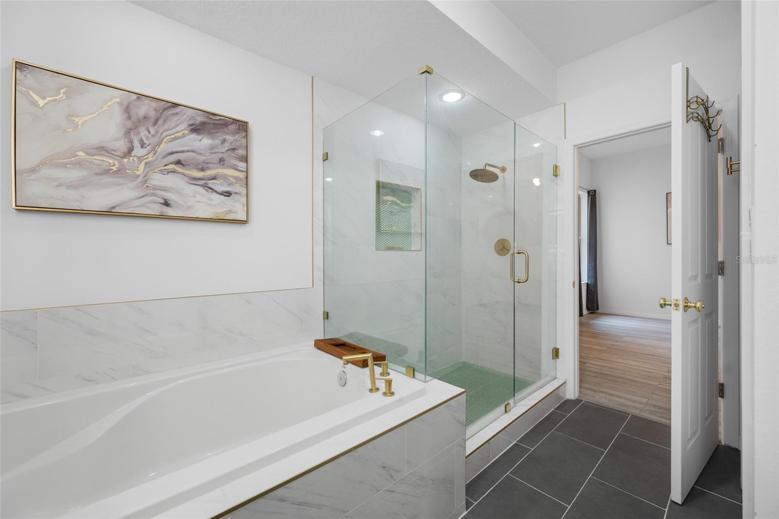642 WELLS CT #402 — photo 27