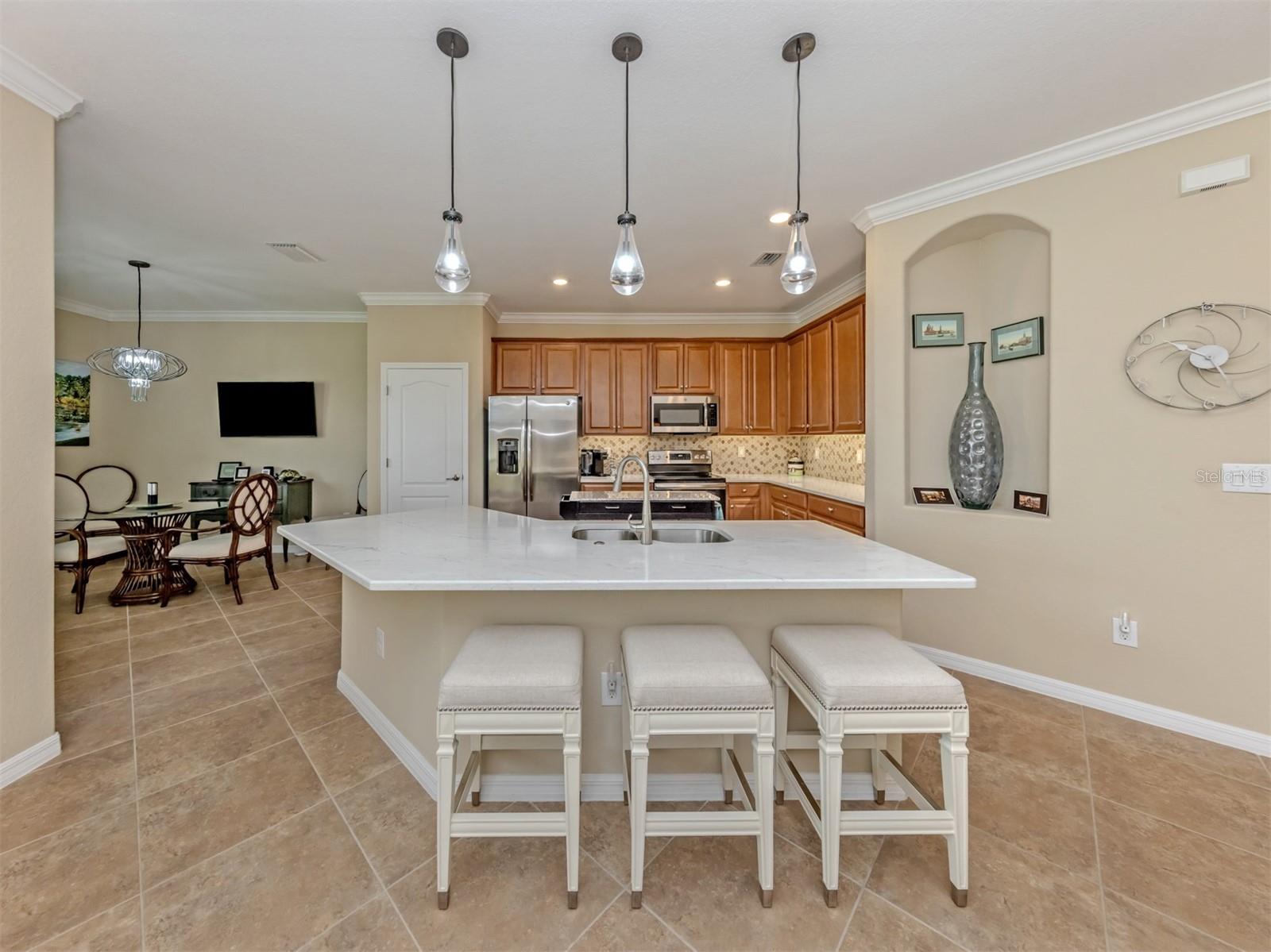 13895 VANCANZA DR — photo 11