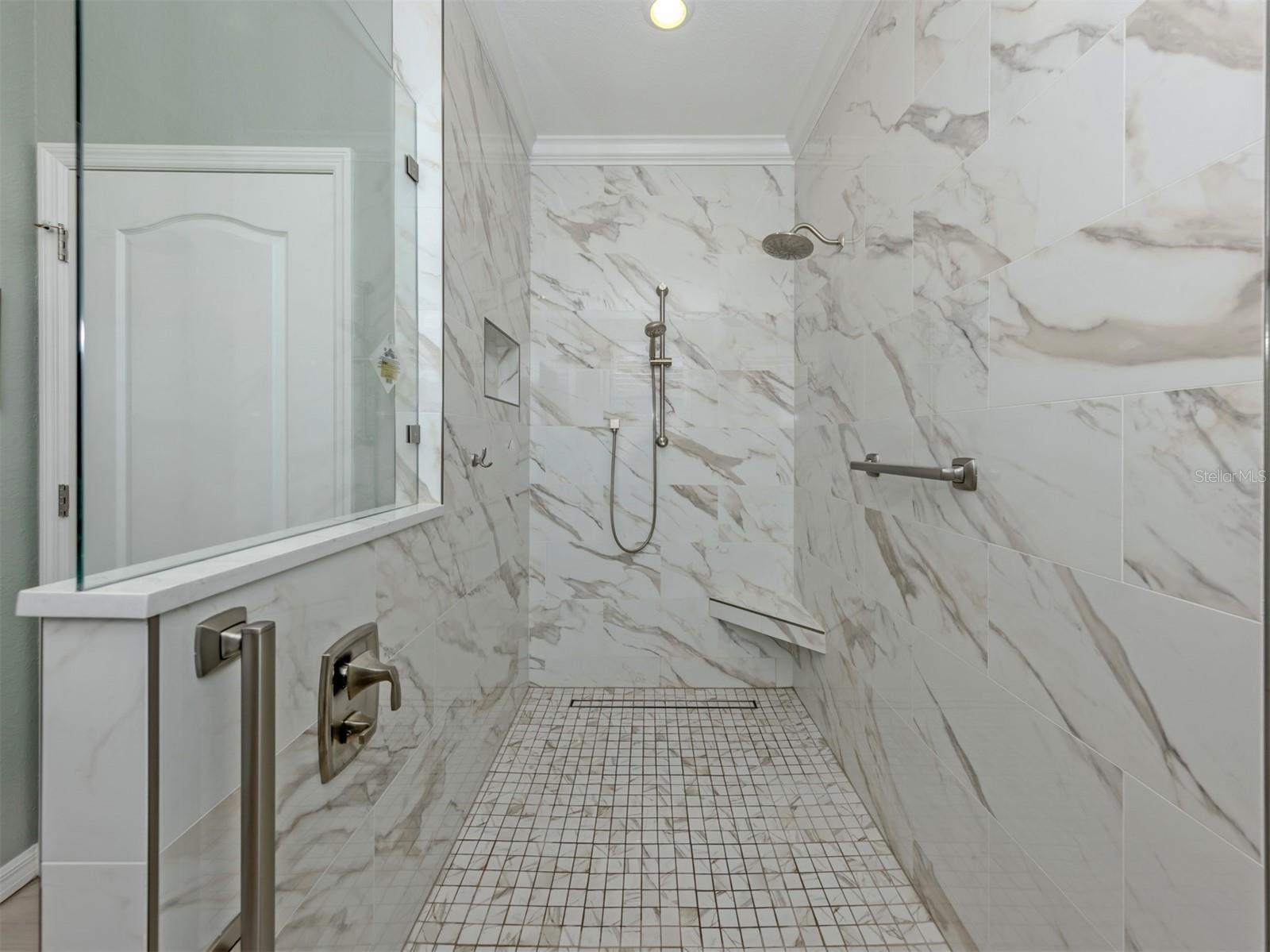 13895 VANCANZA DR — photo 15