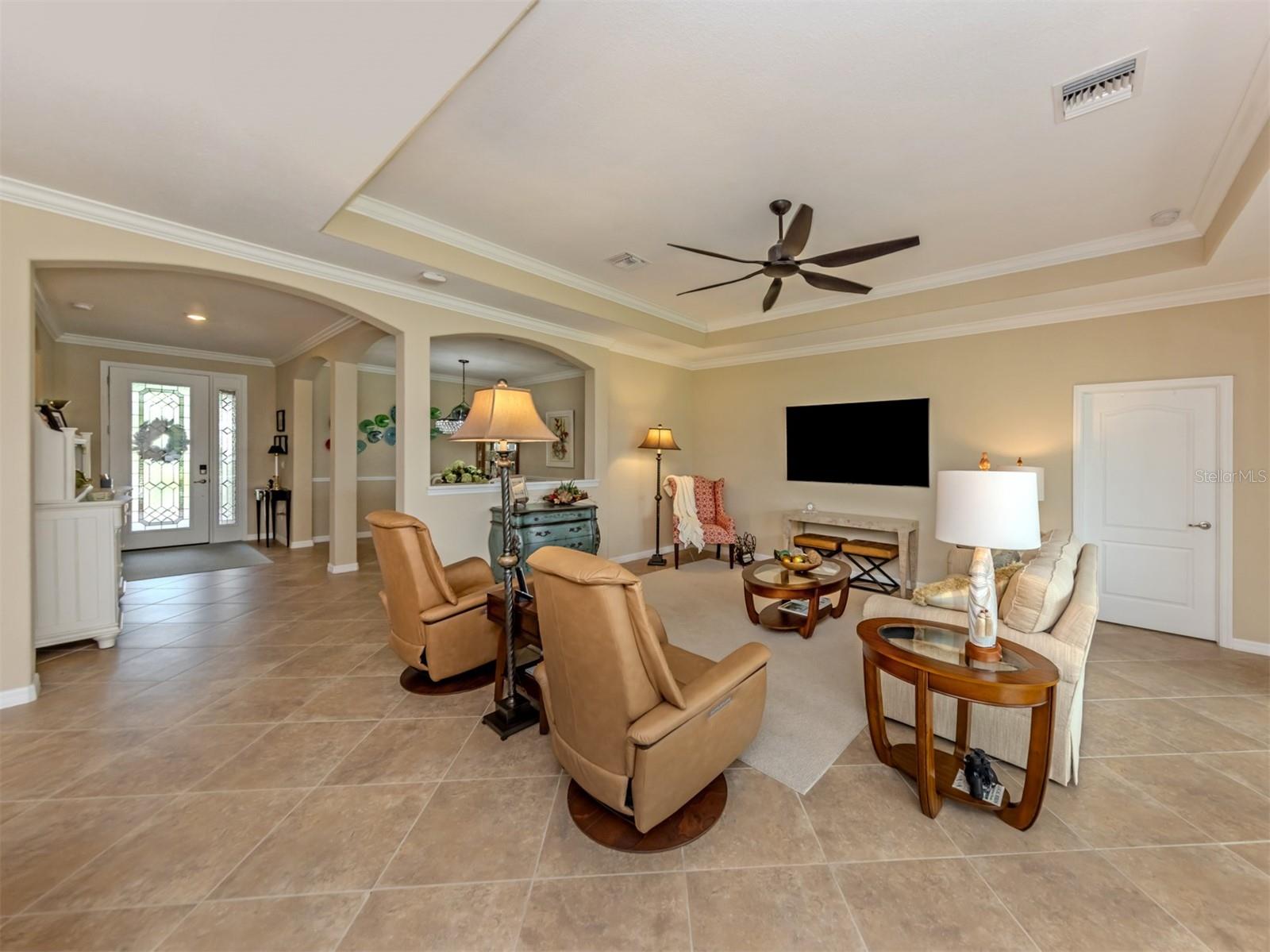 13895 VANCANZA DR — photo 8