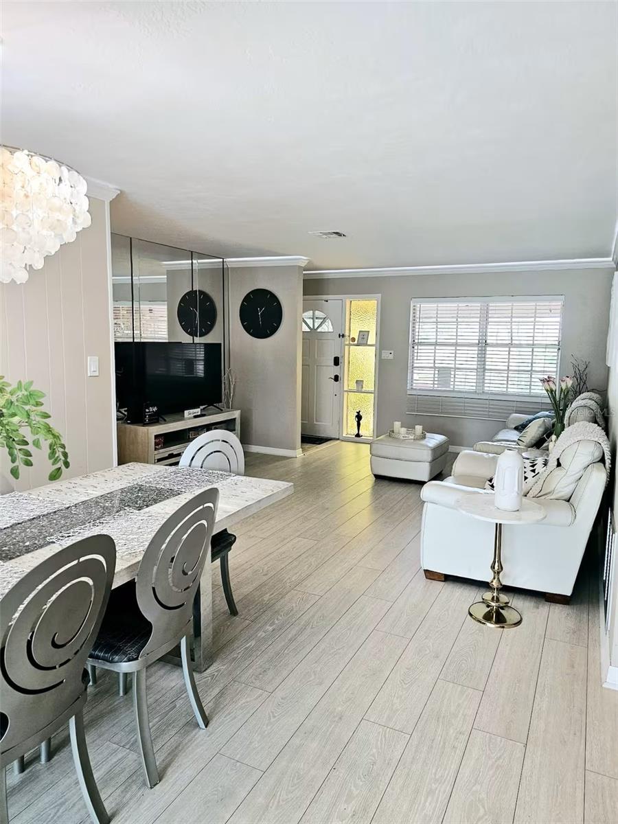 10861 CLARA LN — photo 6
