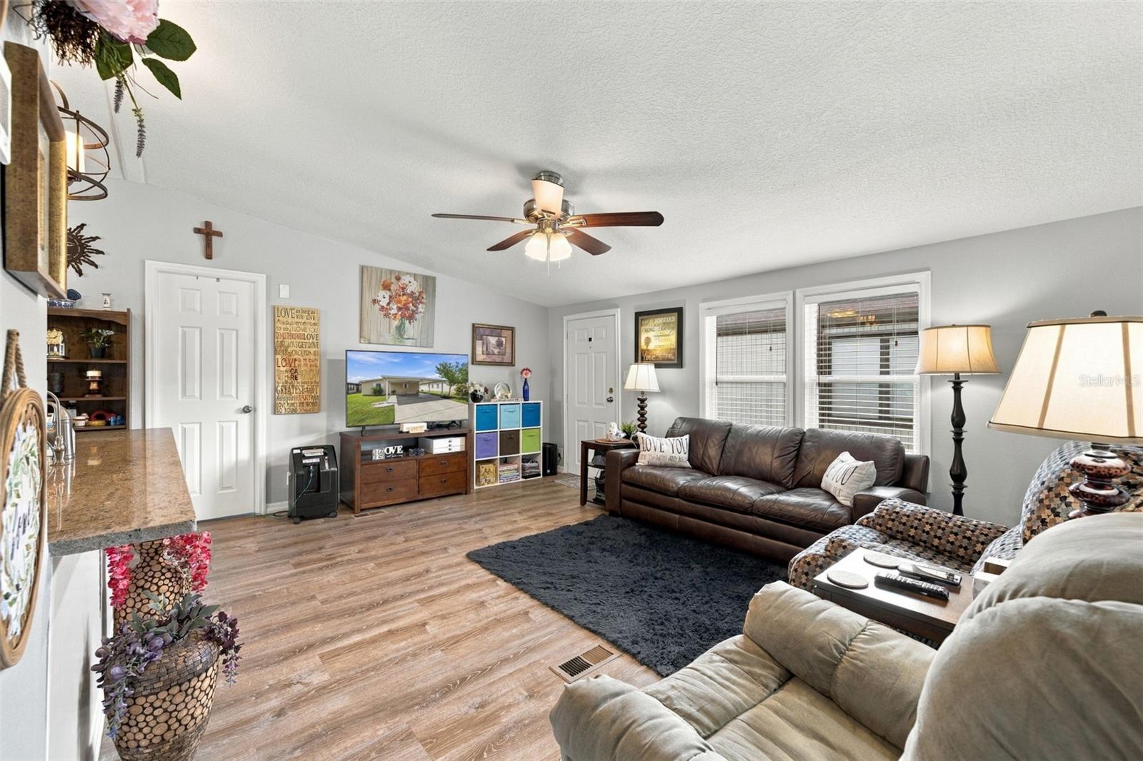 3041 SHORT LEAF ST — photo 5