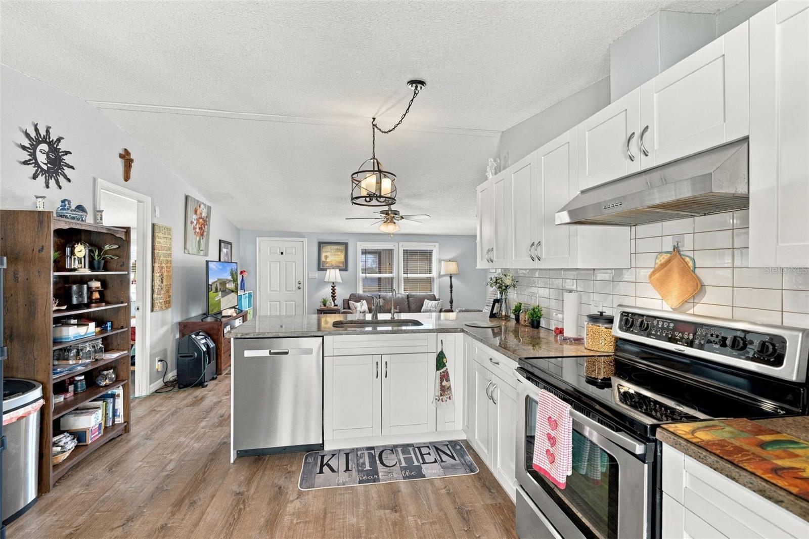3041 SHORT LEAF ST — photo 11