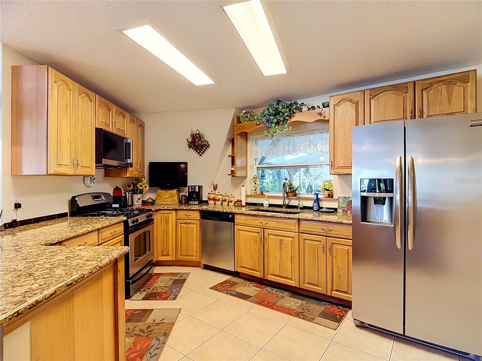 2320 BOGAERT RD — photo 3