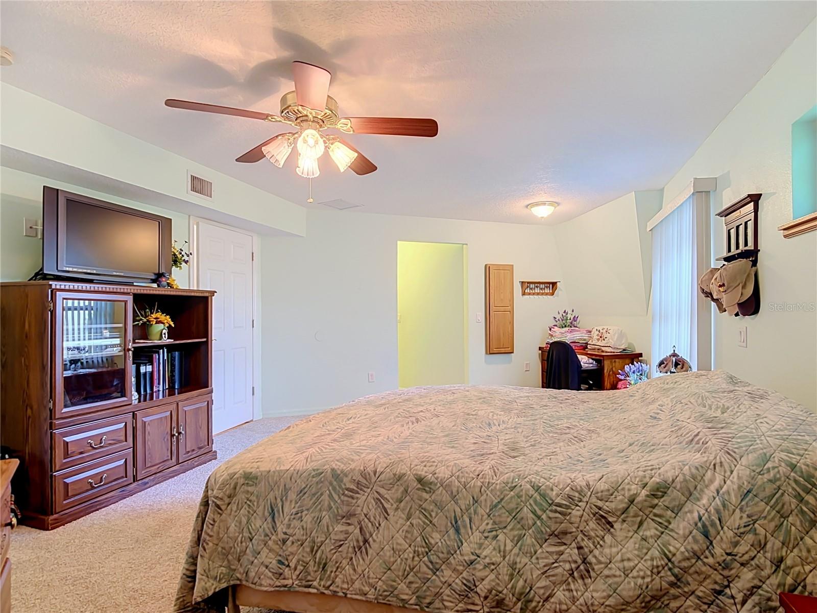 2320 BOGAERT RD — photo 8
