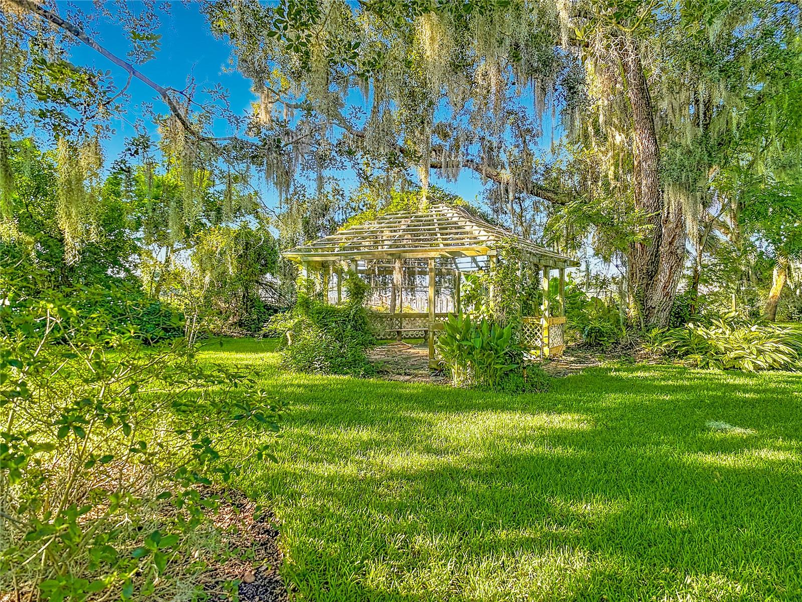 2320 BOGAERT RD — photo 58