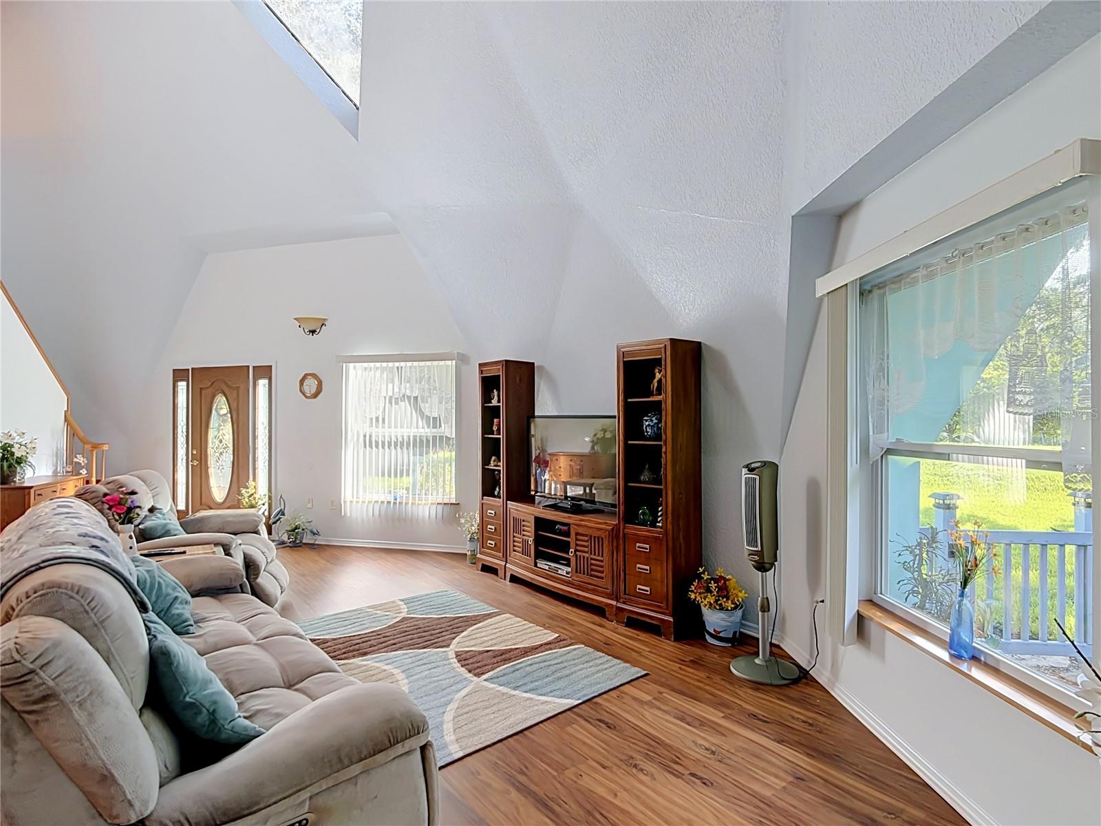 2320 BOGAERT RD — photo 5