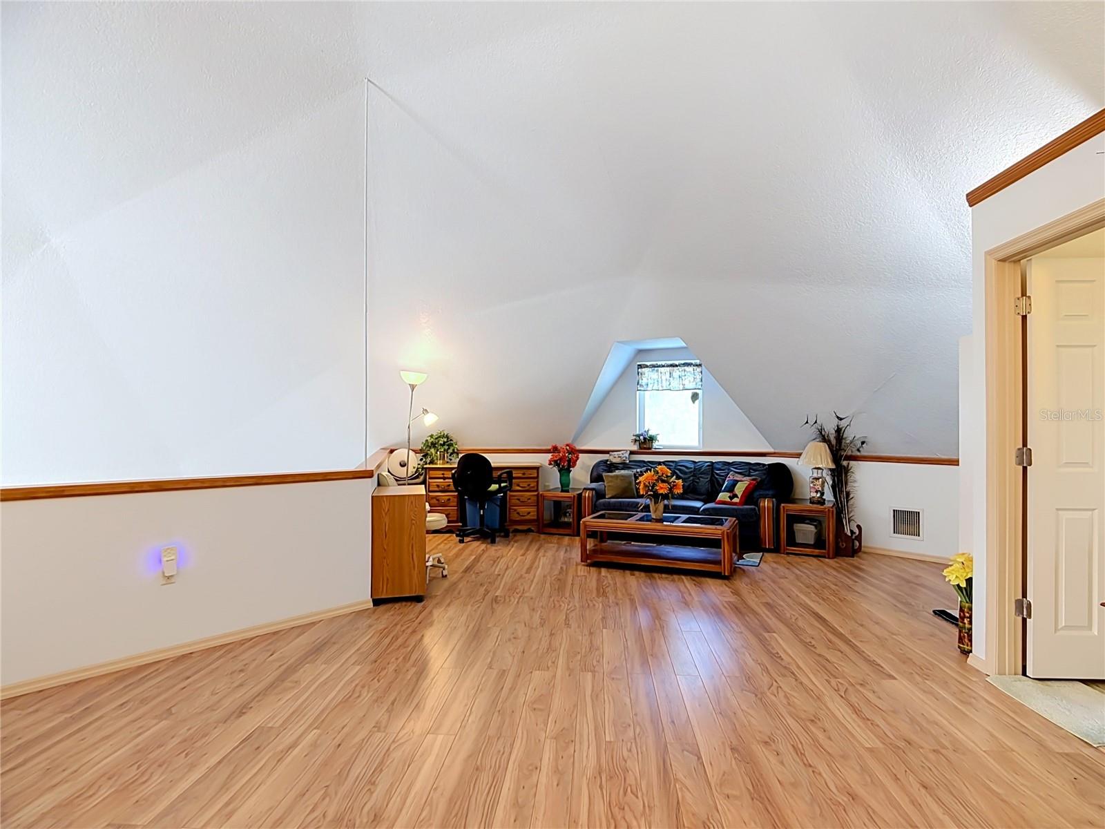 2320 BOGAERT RD — photo 9