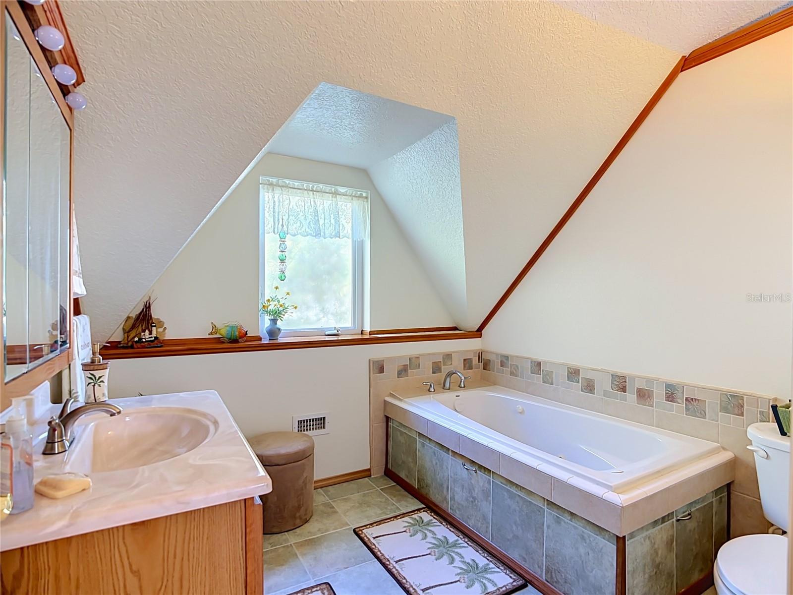 2320 BOGAERT RD — photo 32
