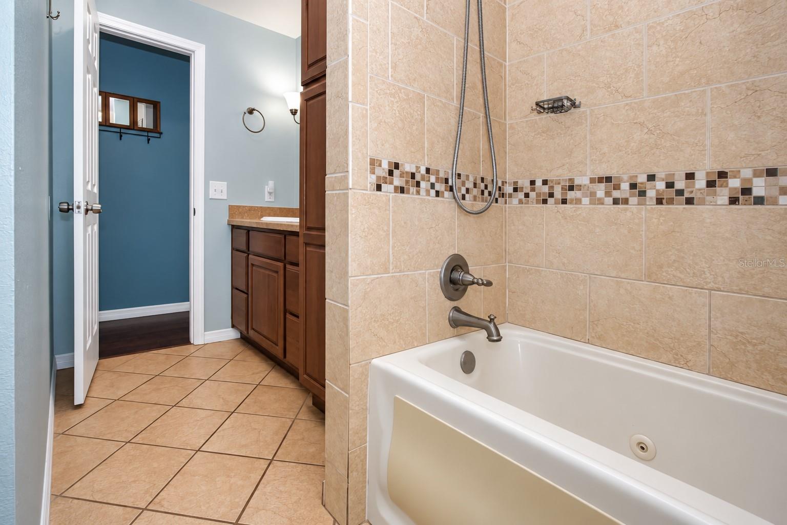 330 MOCCASIN HOLLOW RD — photo 37