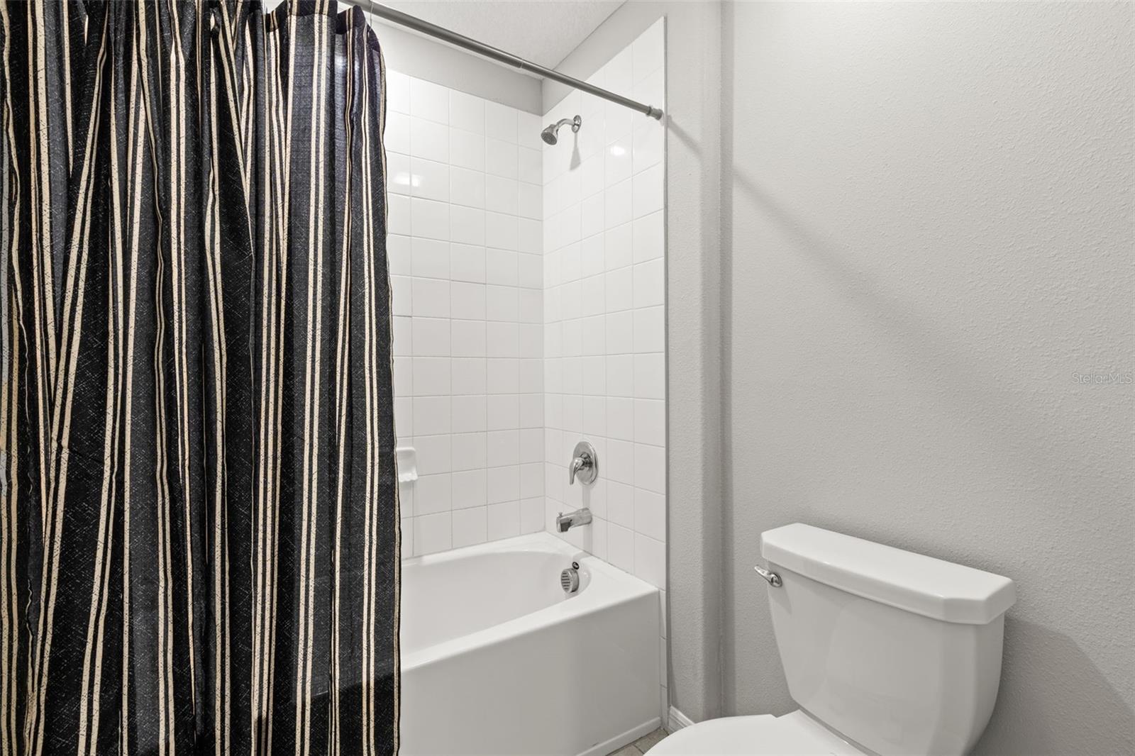 5061 WHITE CHICORY DR — photo 38