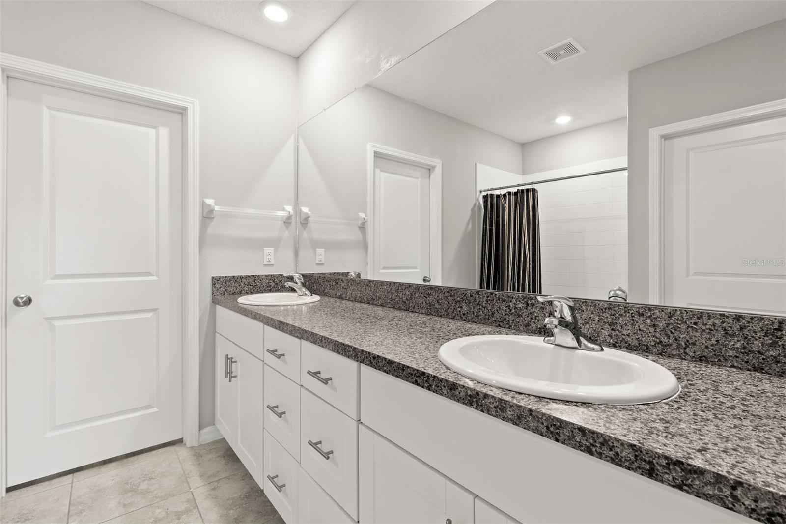 5061 WHITE CHICORY DR — photo 26