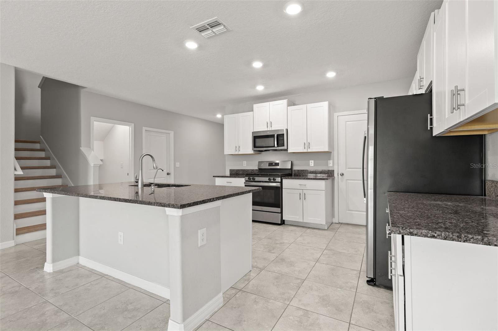 5061 WHITE CHICORY DR — photo 13