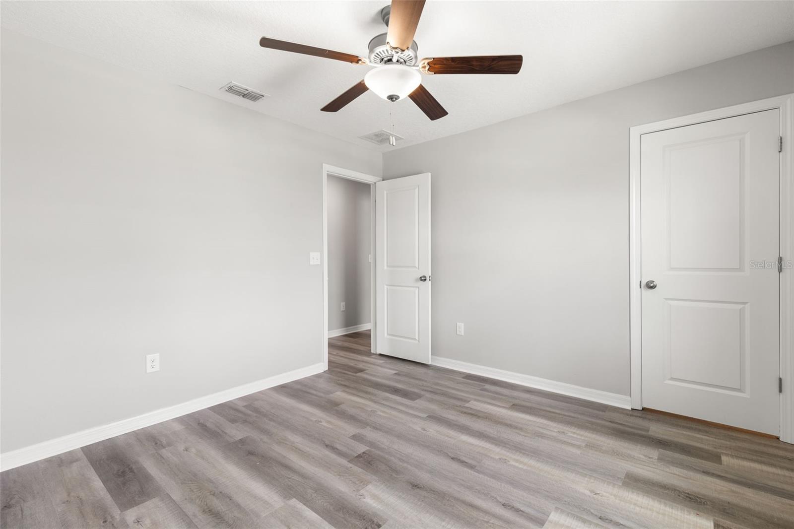 5061 WHITE CHICORY DR — photo 40