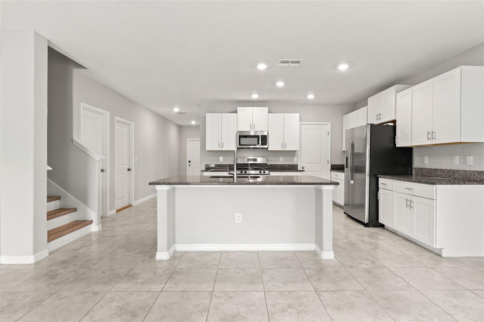 5061 WHITE CHICORY DR — photo 12