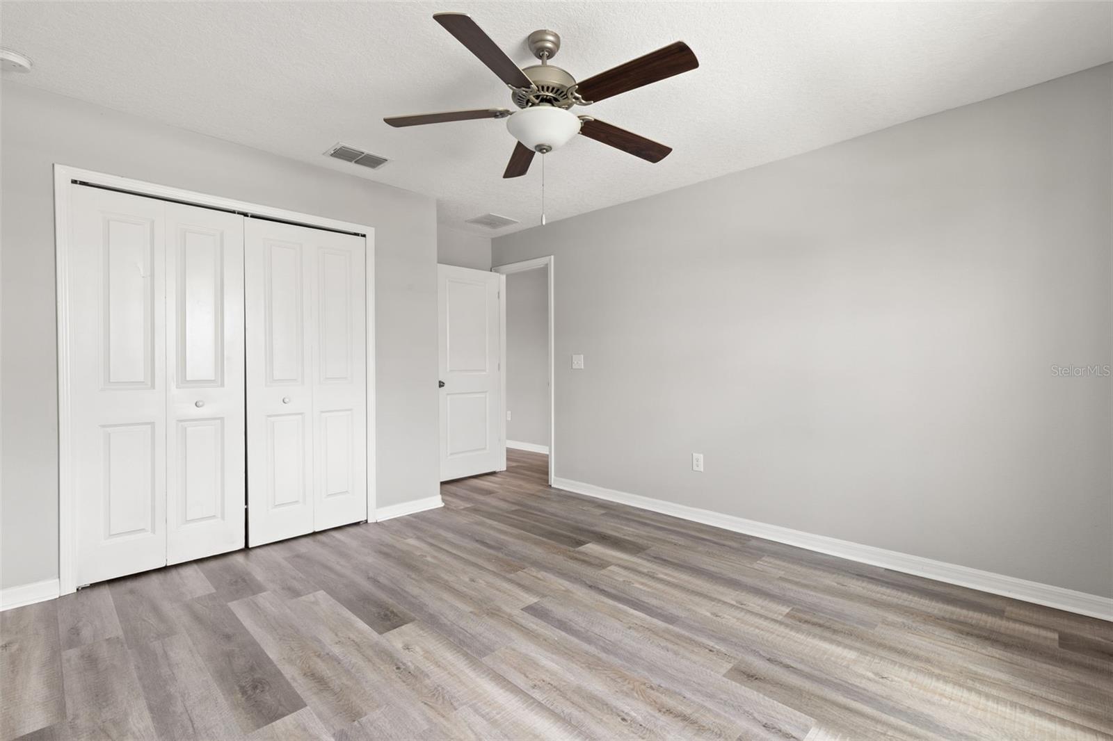 5061 WHITE CHICORY DR — photo 36