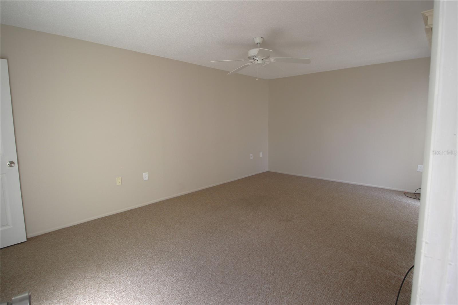 390 S WOODLANDS DR — photo 26