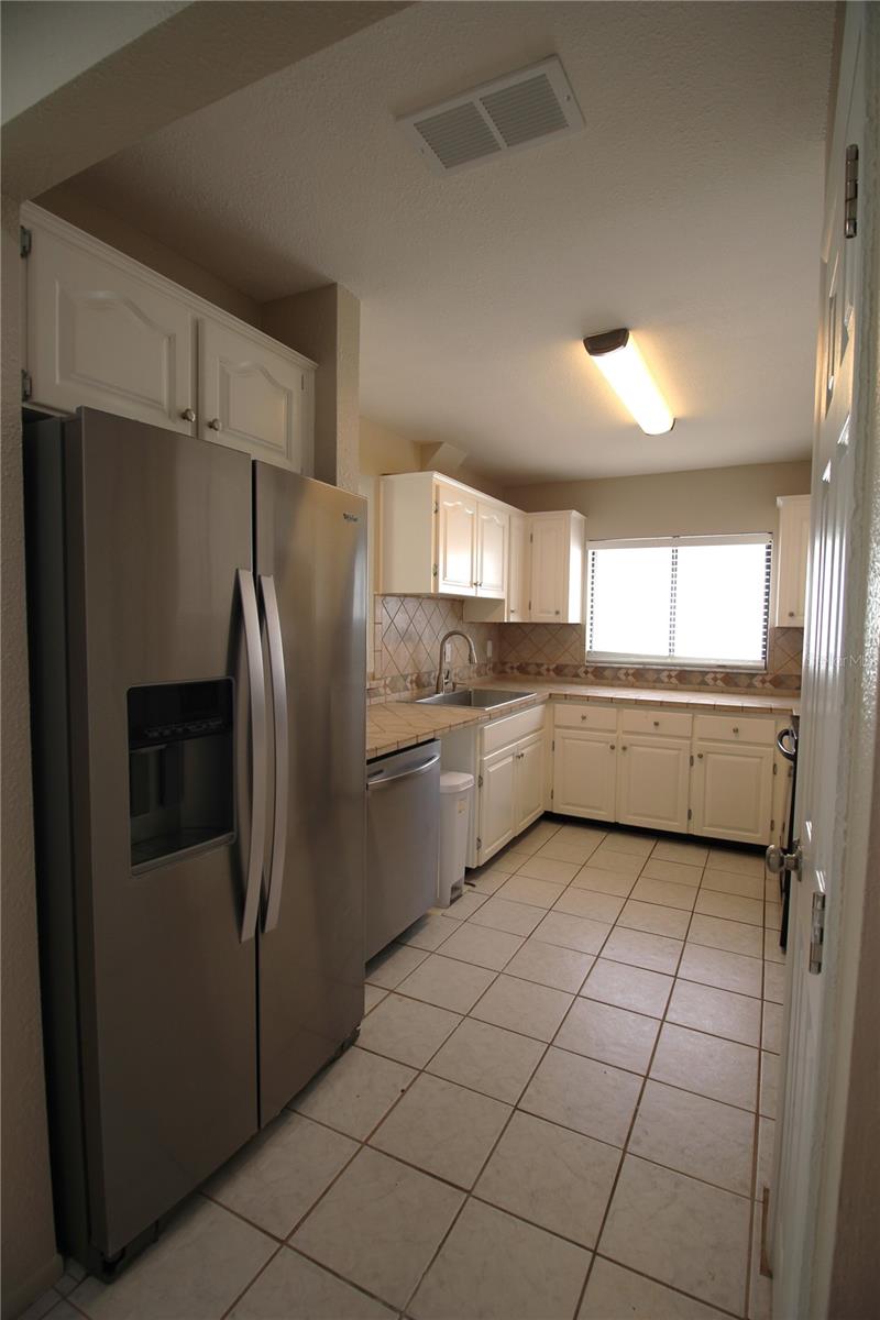 390 S WOODLANDS DR — photo 16