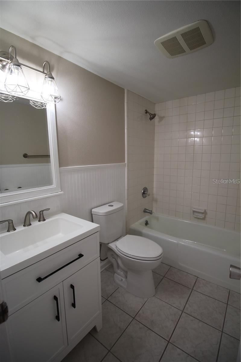 390 S WOODLANDS DR — photo 35