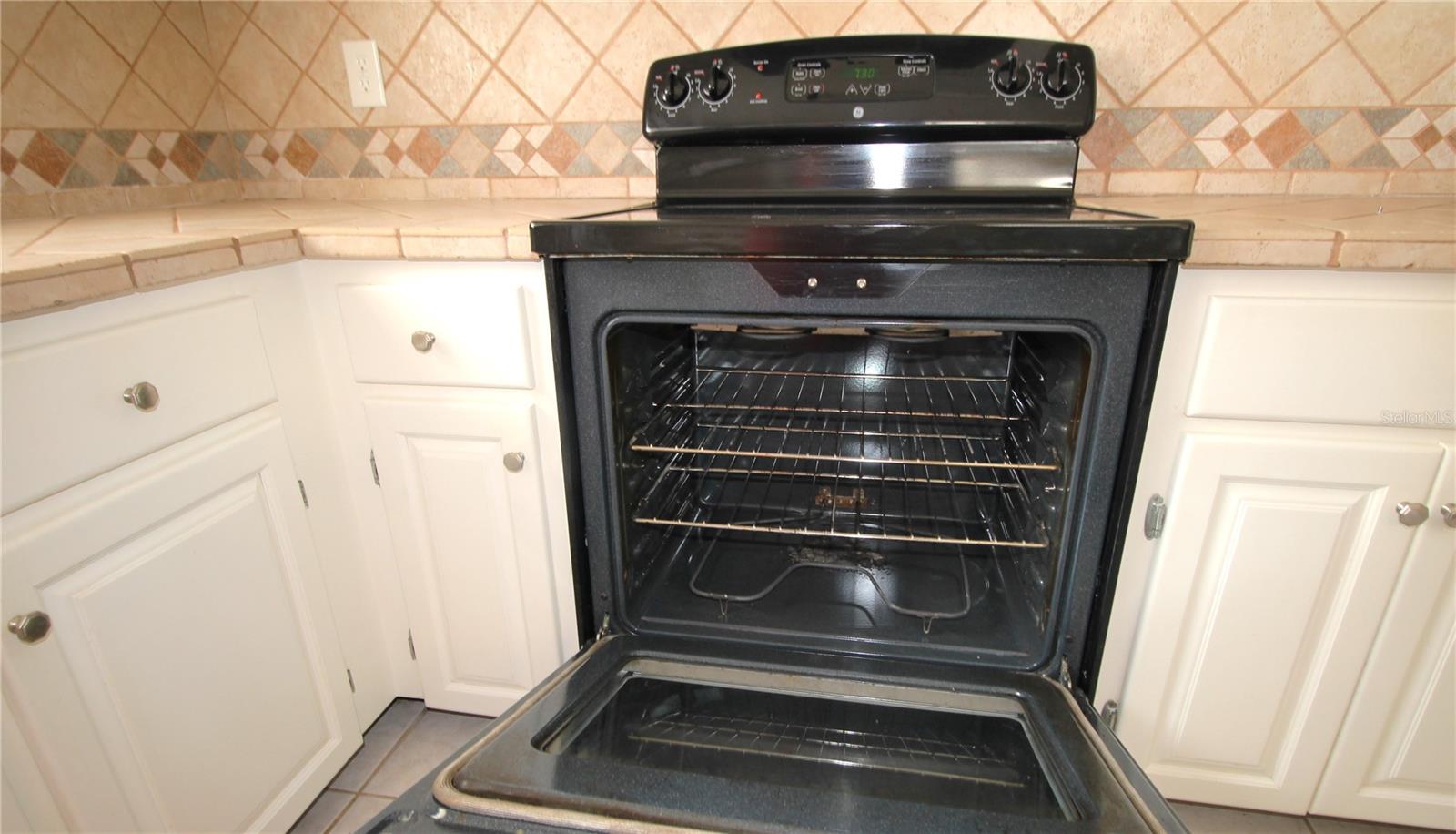 390 S WOODLANDS DR — photo 24