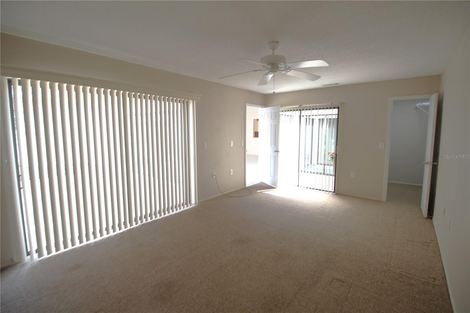 390 S WOODLANDS DR — photo 27