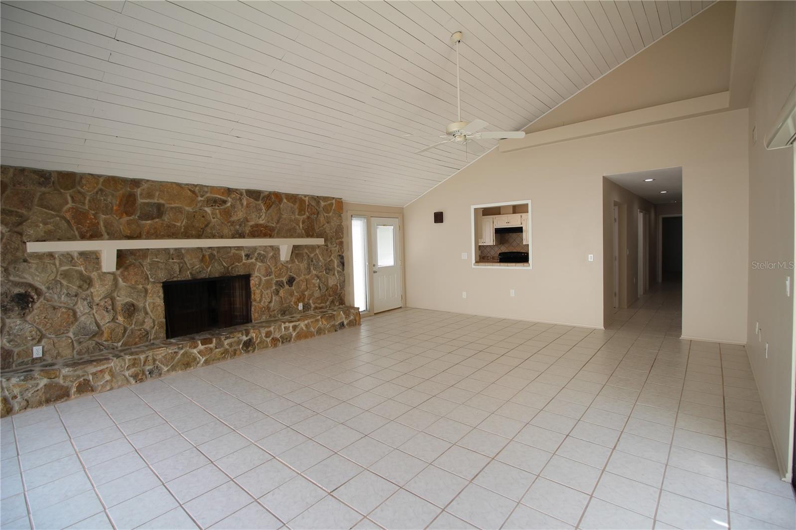 390 S WOODLANDS DR — photo 9