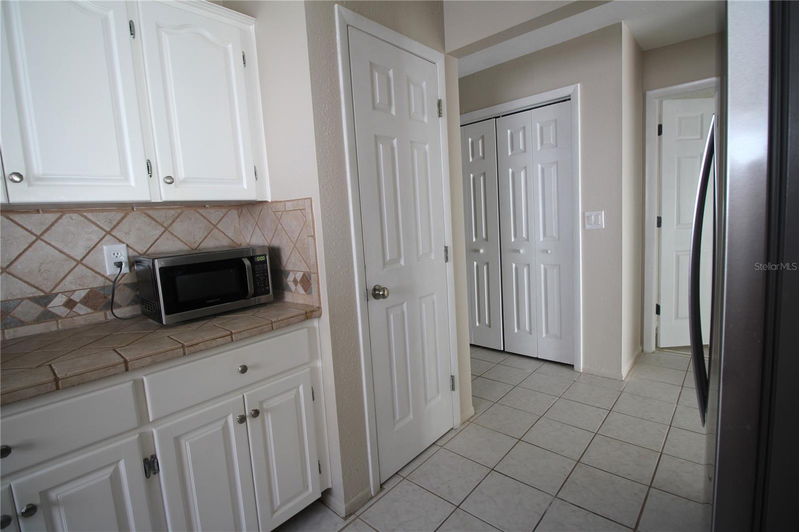 390 S WOODLANDS DR — photo 19