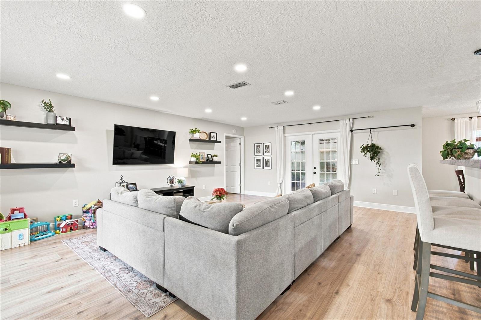 9639 ALVERNON DR — photo 5