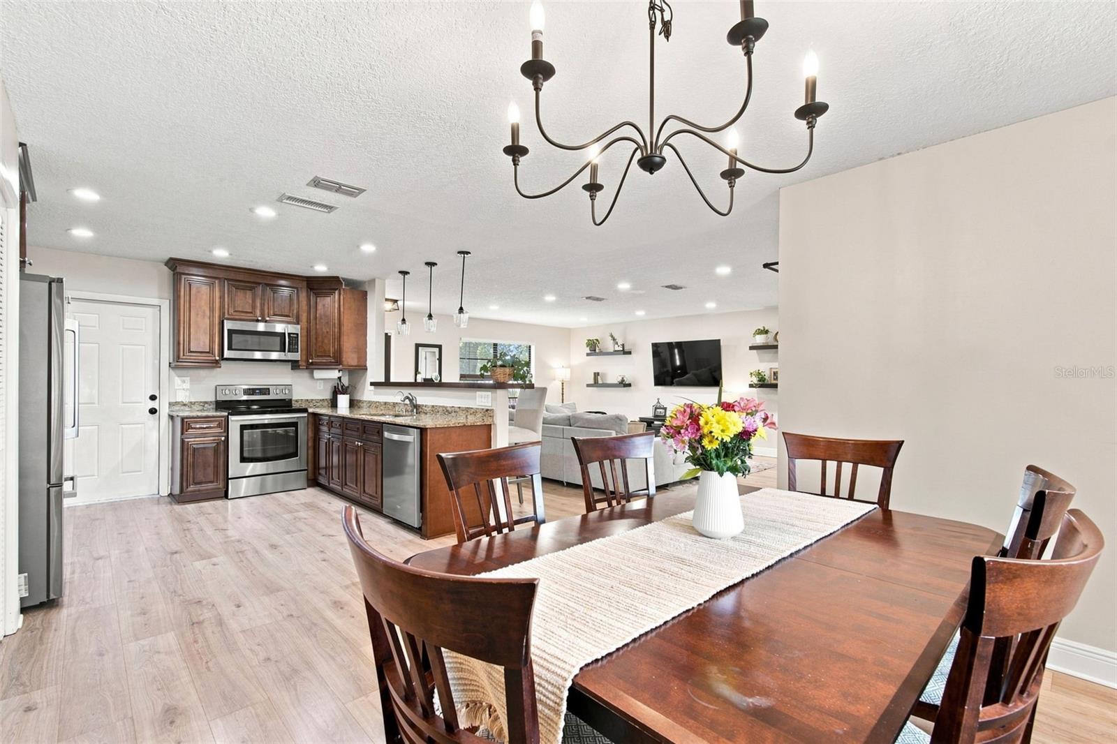 9639 ALVERNON DR — photo 17