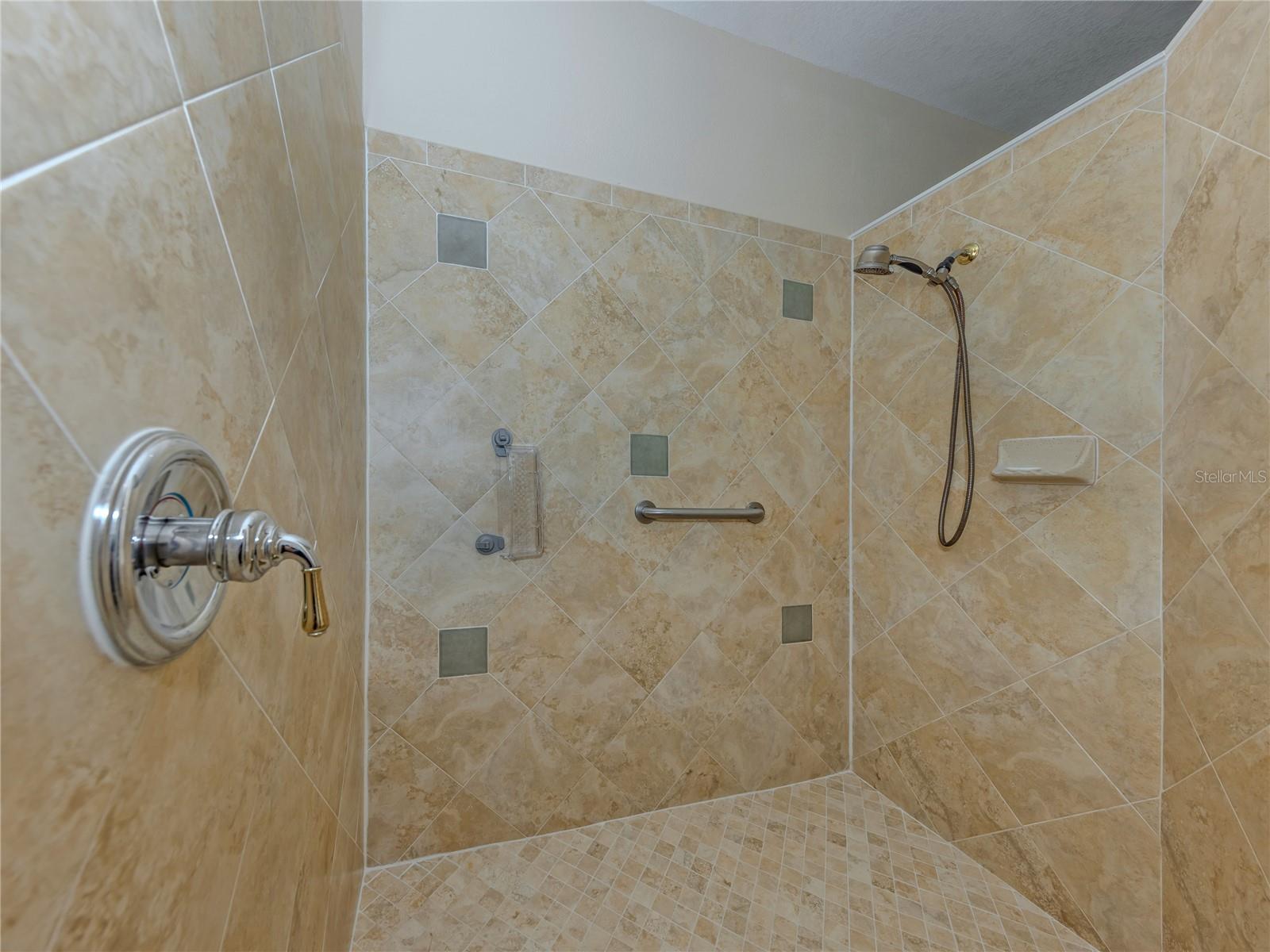 20702 CAPELLO DR — photo 23