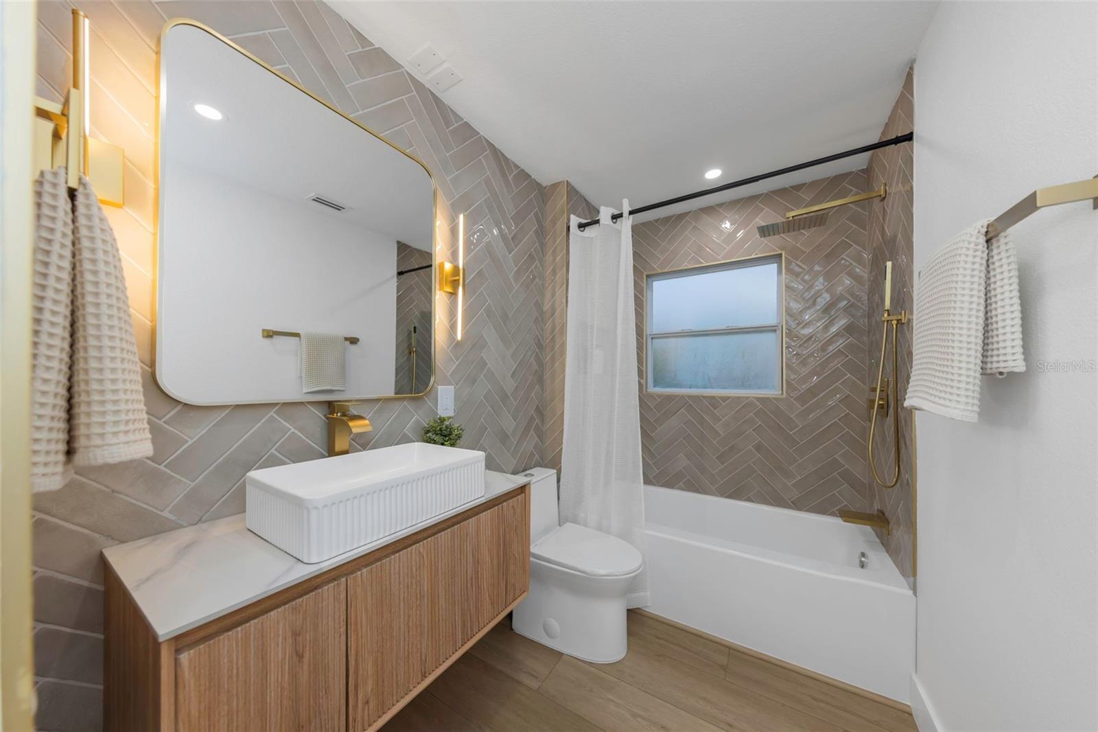 8209 134TH ST — photo 37