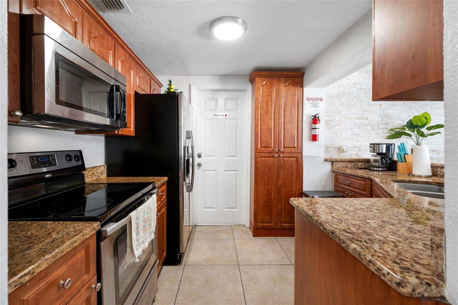 8339 DRYCREEK DR — photo 51