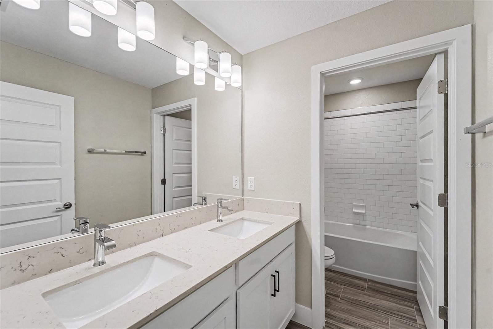 9604 LITTLE BLUESTEM DR — photo 28