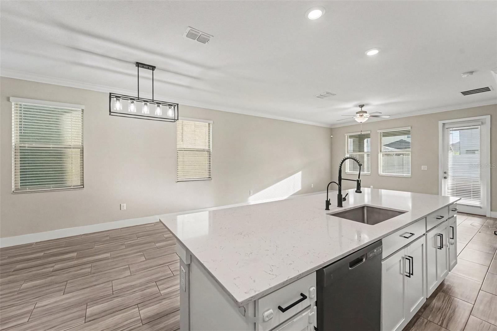 9604 LITTLE BLUESTEM DR — photo 11