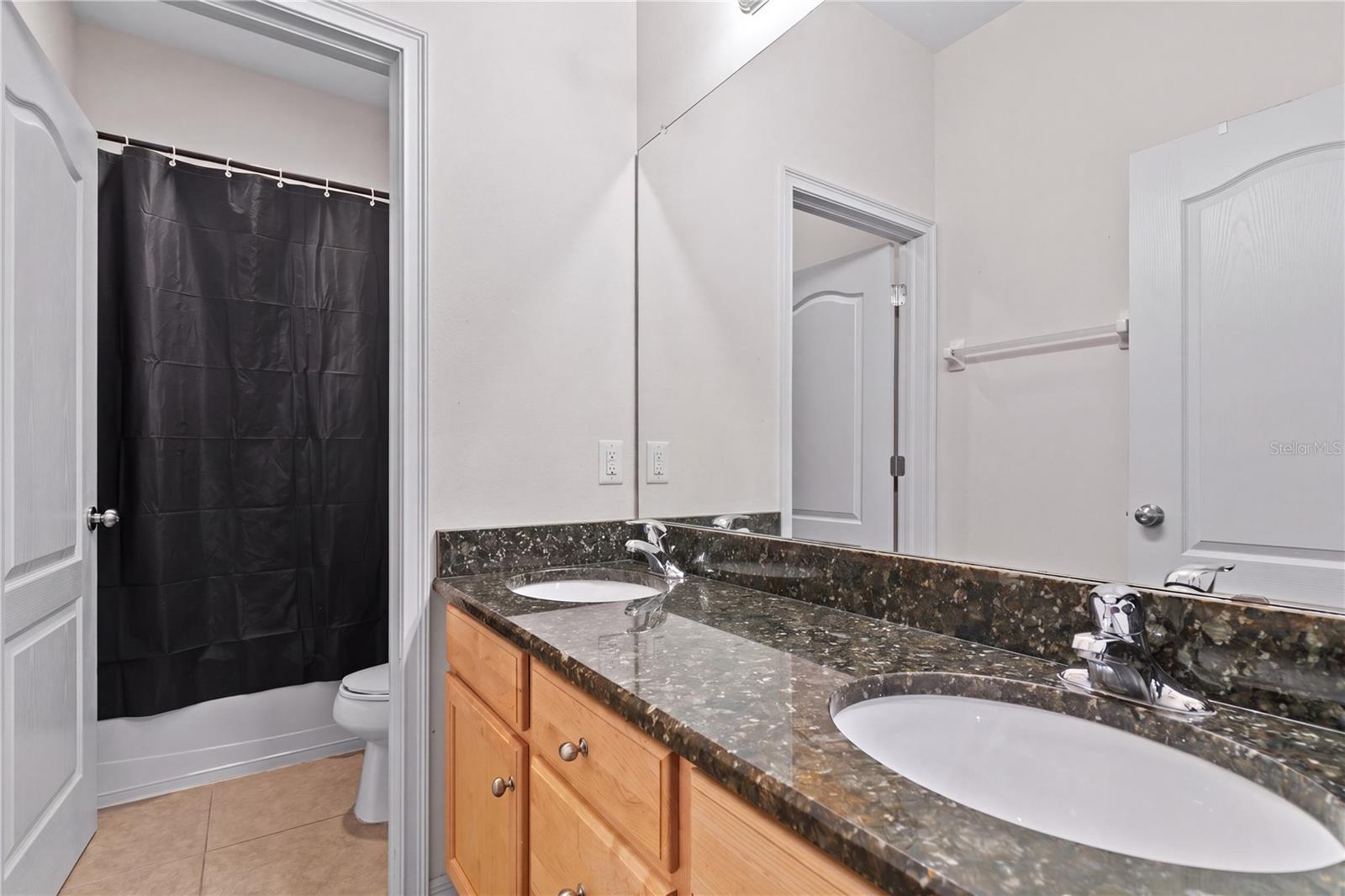 7931 HAMPTON LAKE DR — photo 31